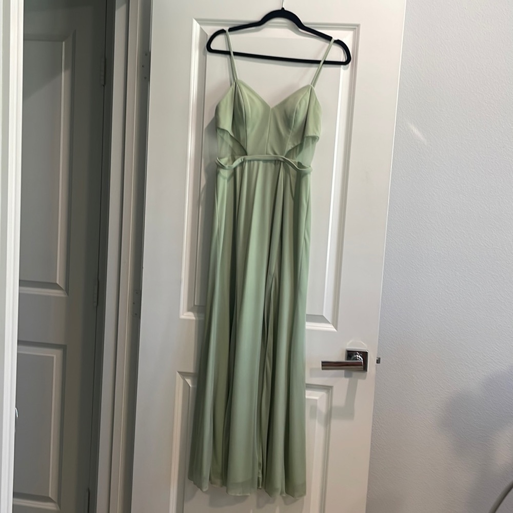 Green bridesmaids dress.